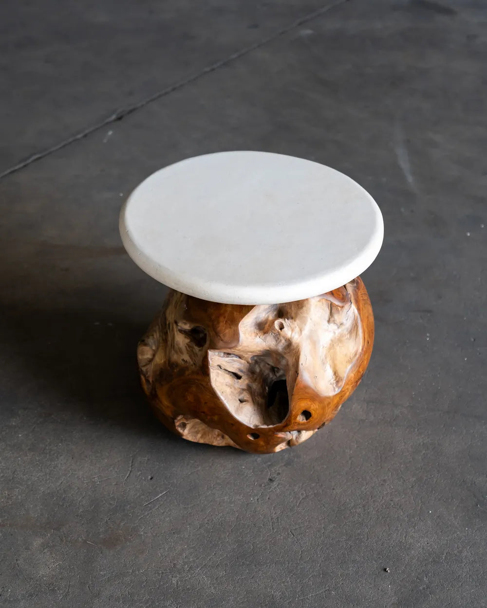 Mesa Auxiliar Api en Madera Teca