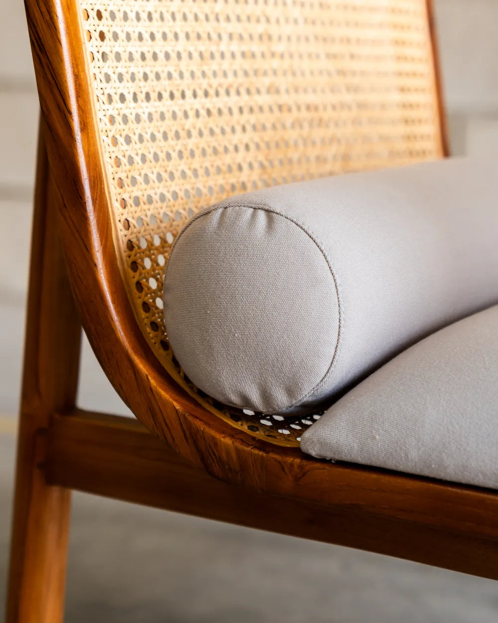 Sillón Pintu en Madera Teca y Ratán