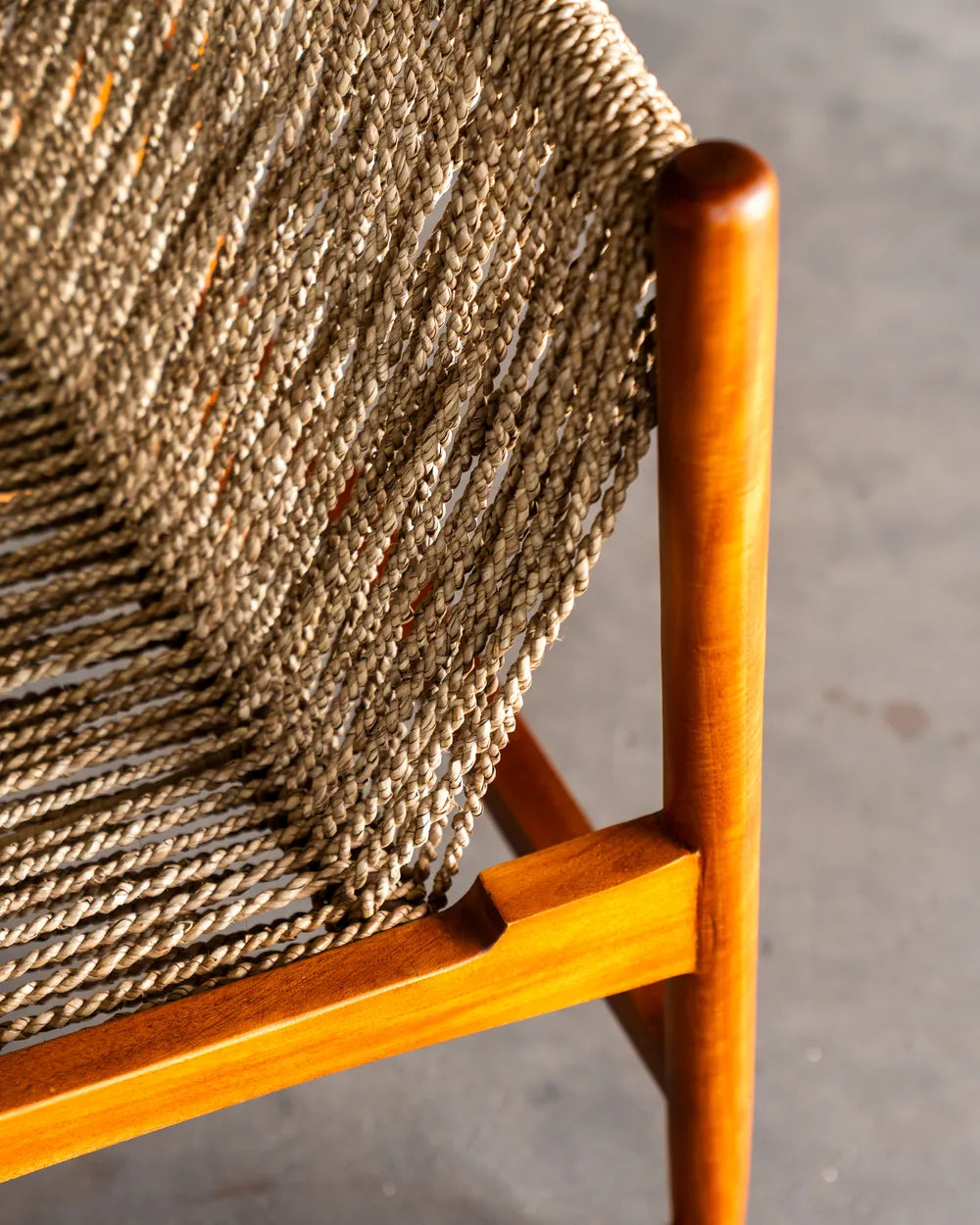 Sillón Padma en Madera Mahogany