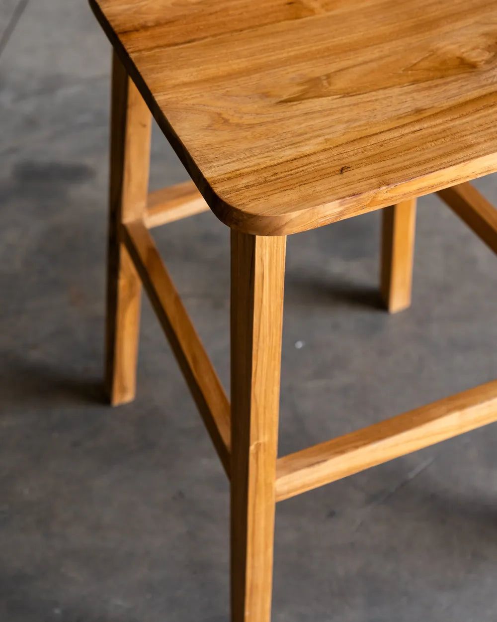 Banqueta Alta Tepi en Madera Teca y Ratán
