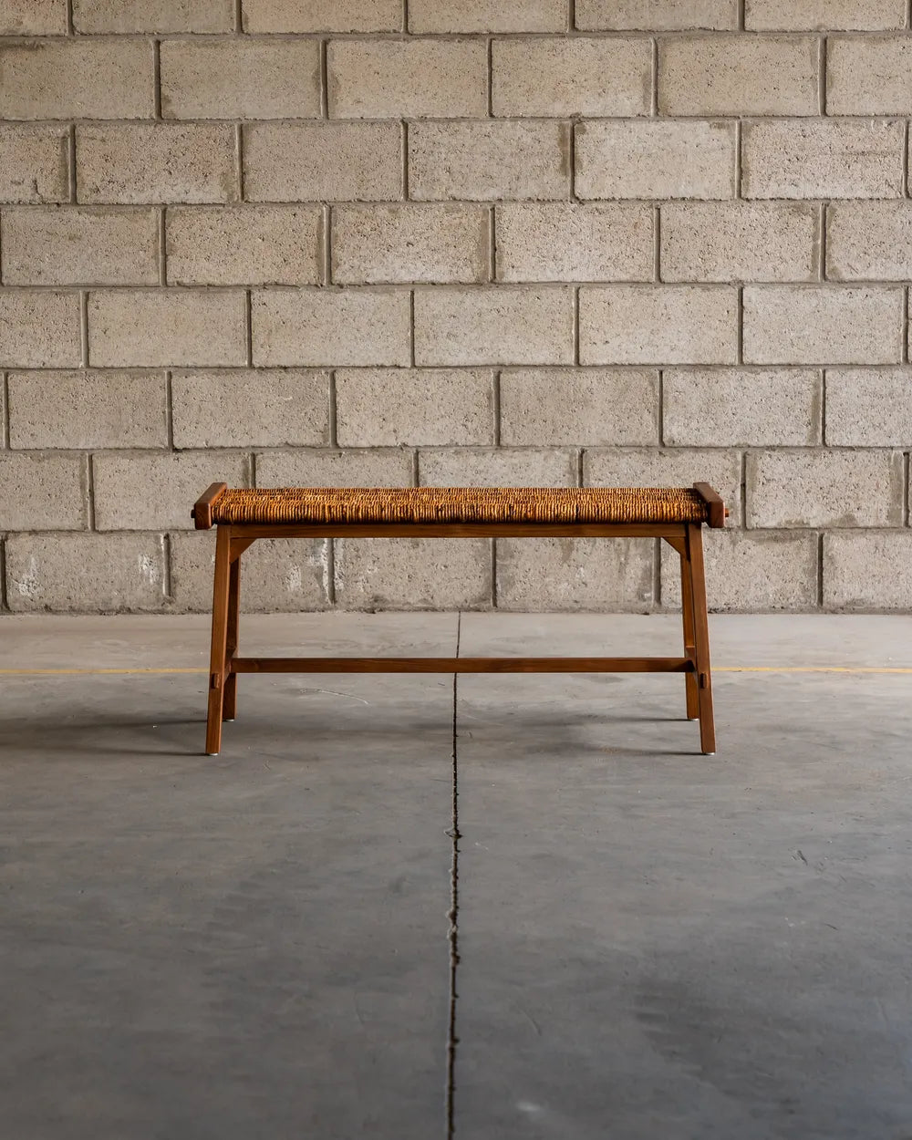 Banco Ombak en Tejido y Madera - Large