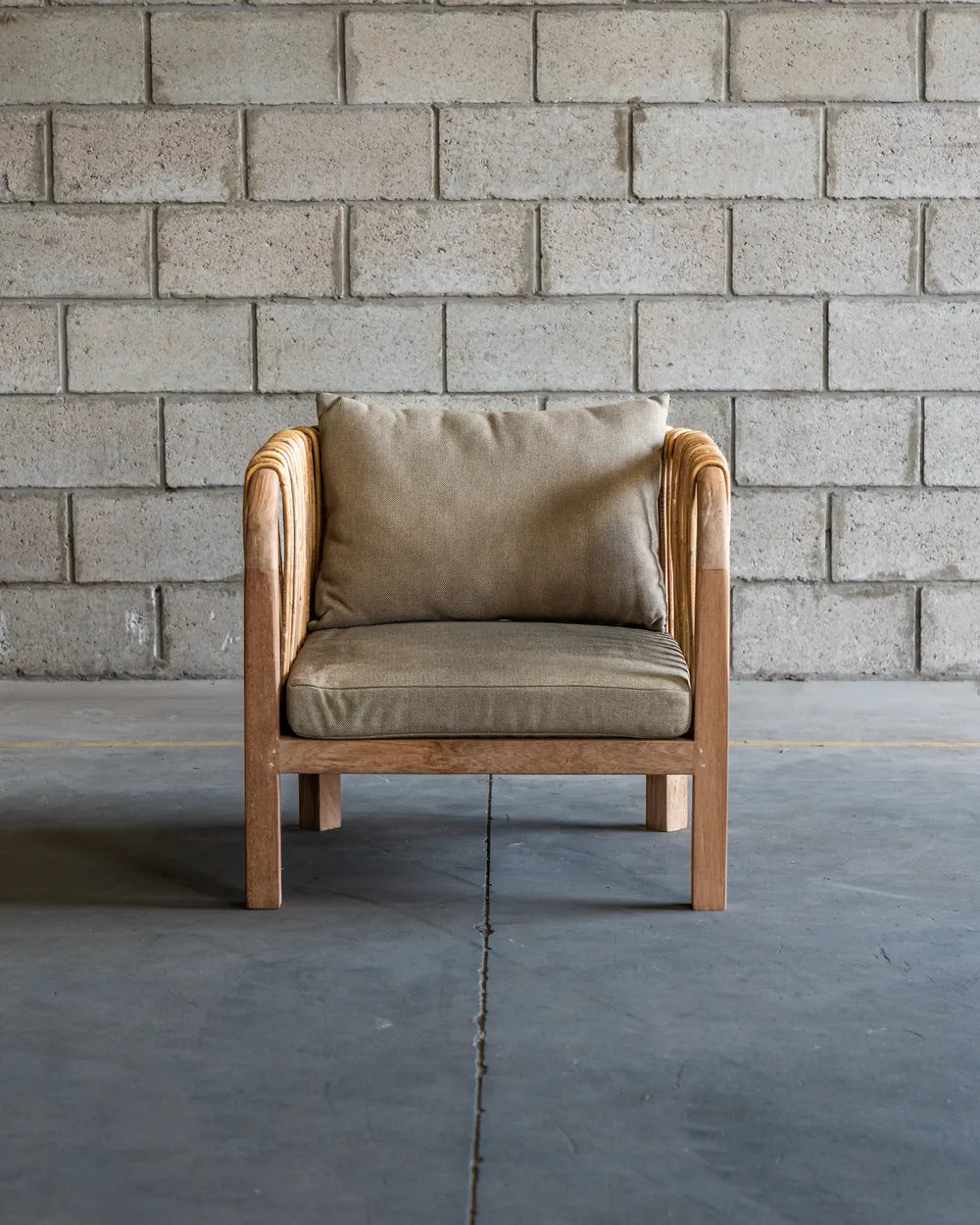 Sillón Rawa en Madera Teca y Ratán