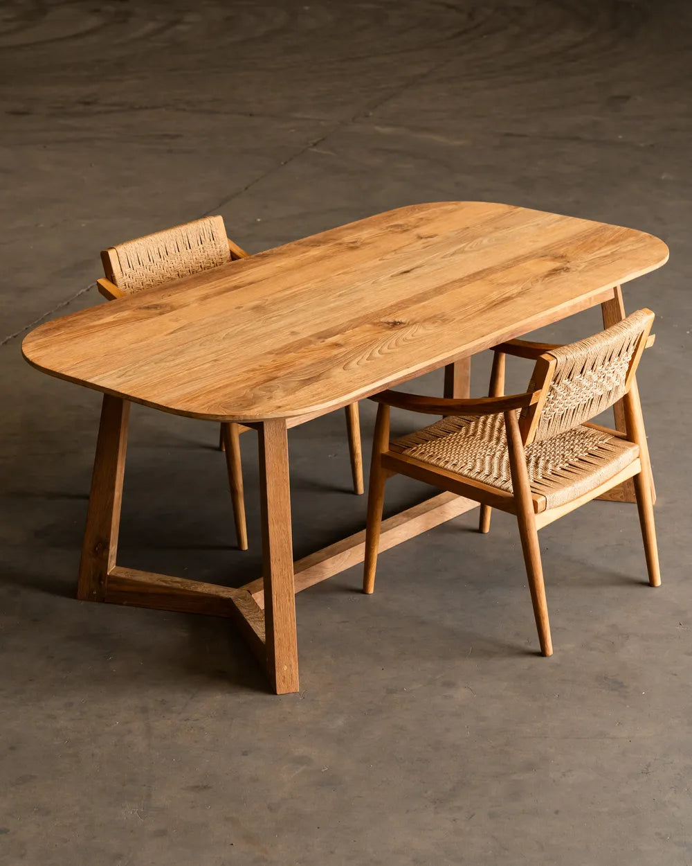 Mesa de Comedor Tiga en Madera Teca