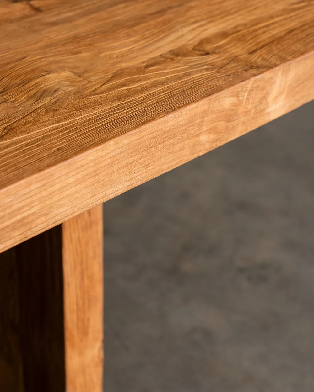 Mesa de Comedor Saya en Madera Teca
