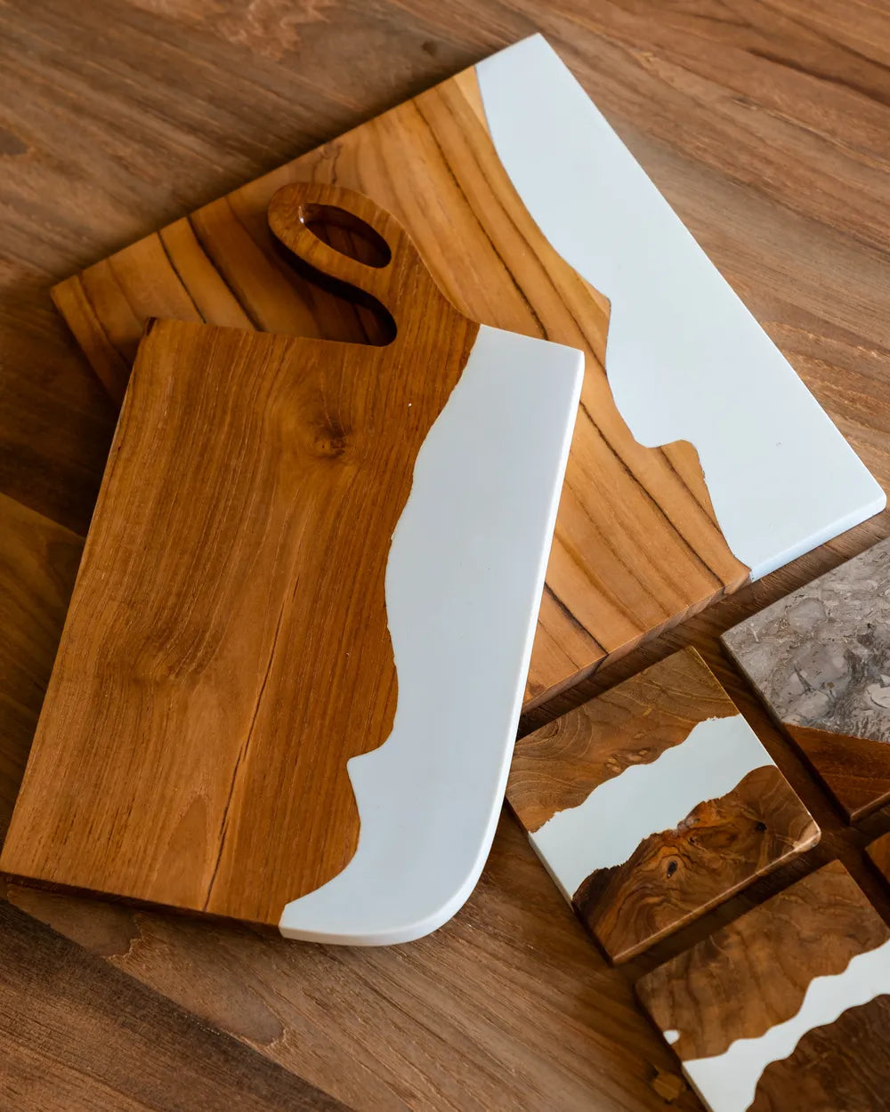 Bandeja Karang en Madera Teca y Resina - Small