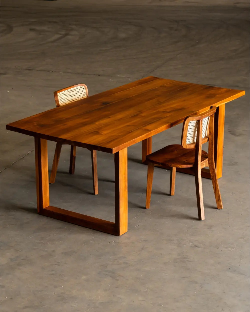 Mesa de Comedor Pagi en Madera Teca