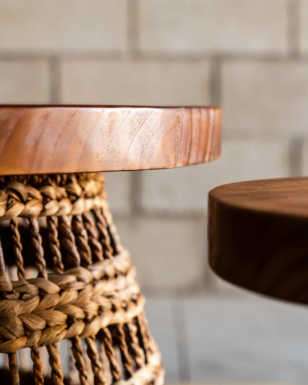 Mesa Ratona Bunda en Madera Mindi y Seagrass - Large
