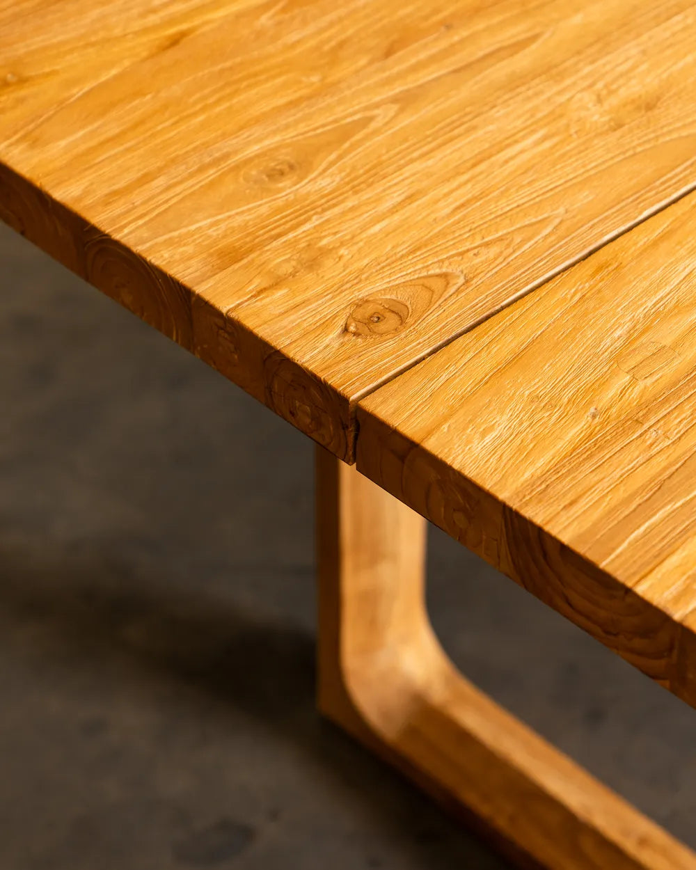 Mesa de Comedor Satu en Madera Teca