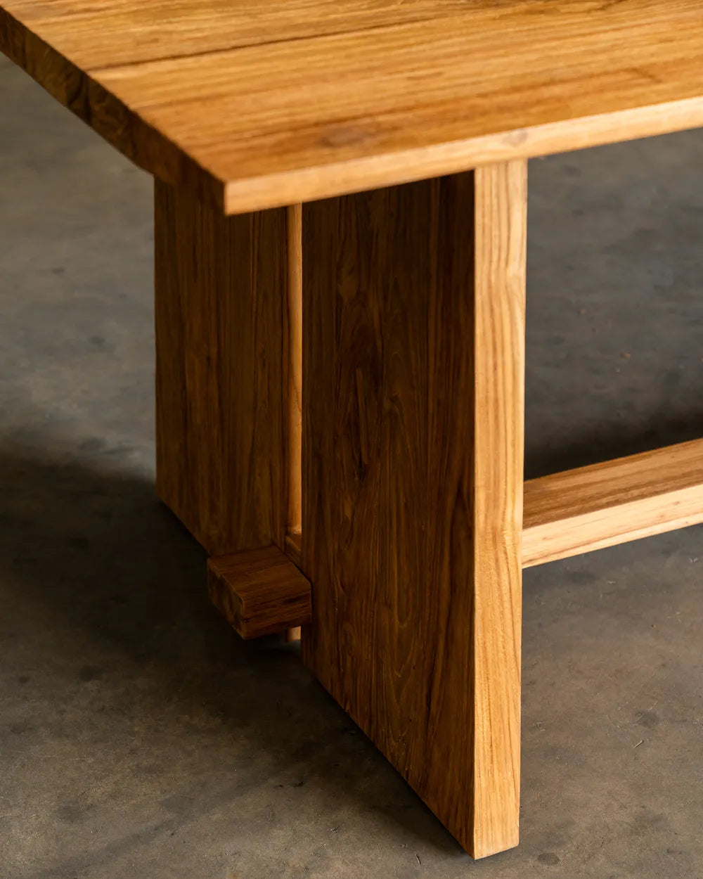 Mesa de Comedor Sari en Madera Teca