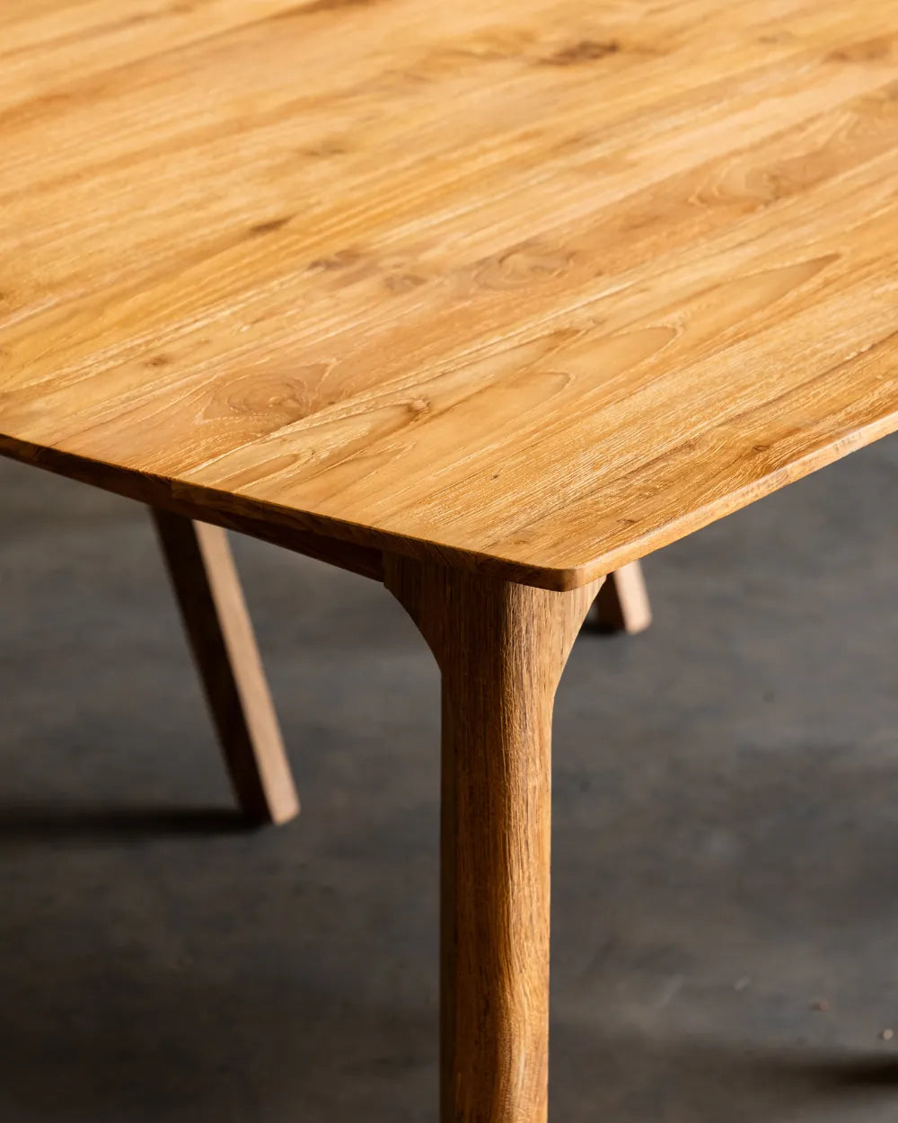 Mesa de Comedor Alam en Madera Teca
