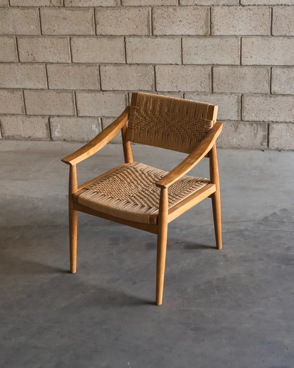 Silla con Apoyabrazos Damar en Madera Teca