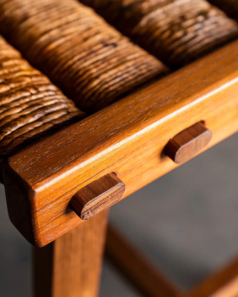 Banco Ombak en Tejido y Madera - Large