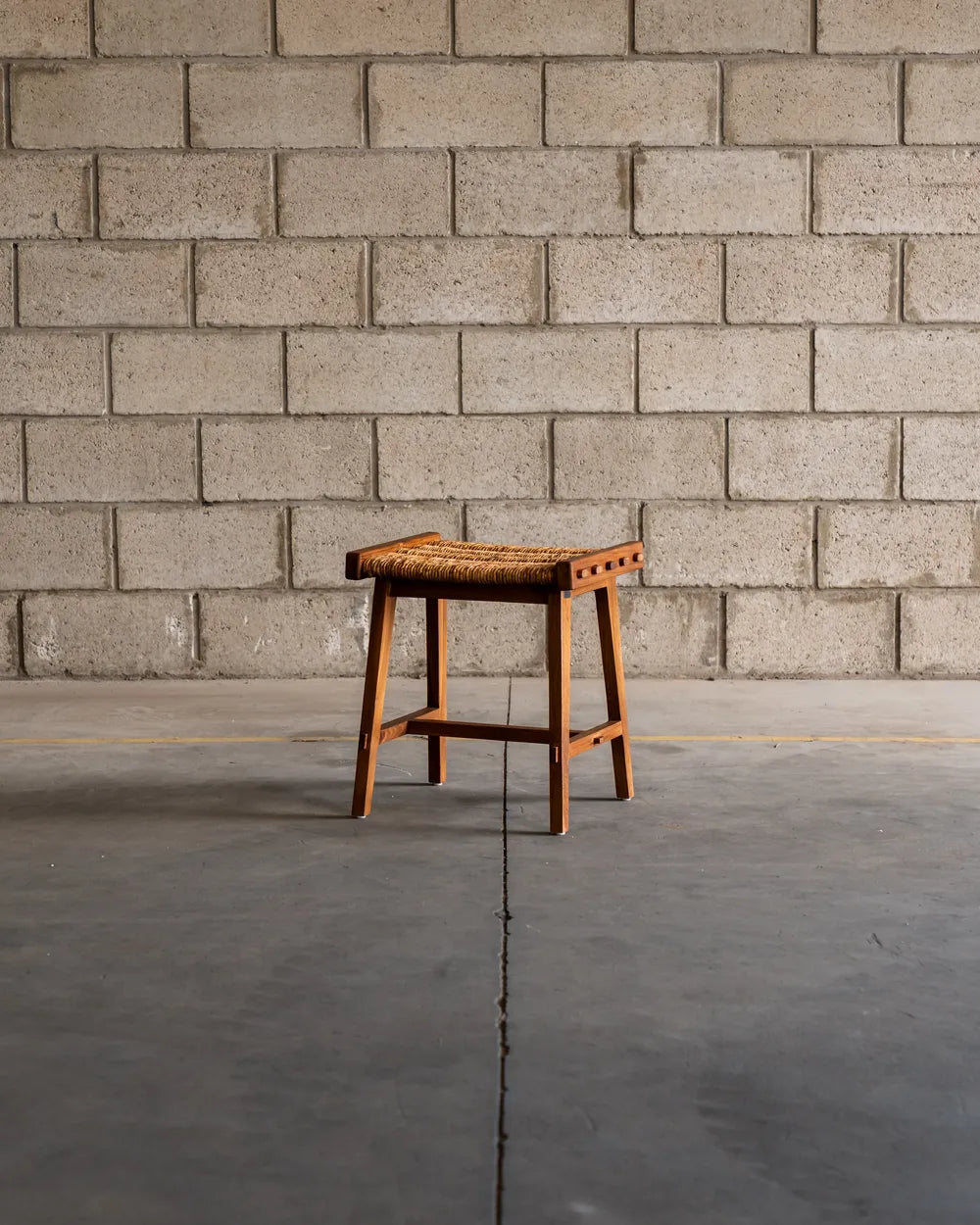 Banco Ombak en Tejido y Madera - Small