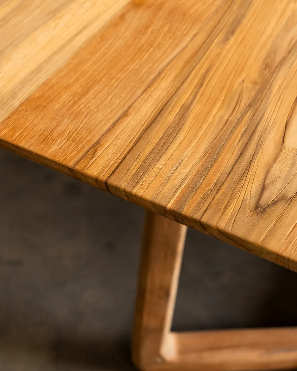Mesa de Comedor Bekas en Madera Teca