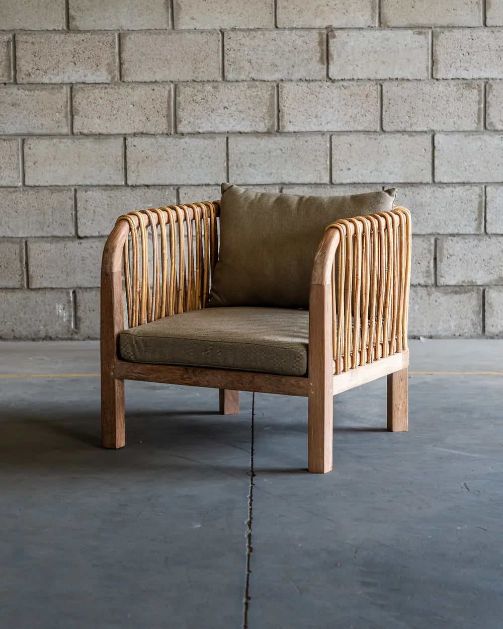 Sillón Rawa en Madera Teca y Ratán