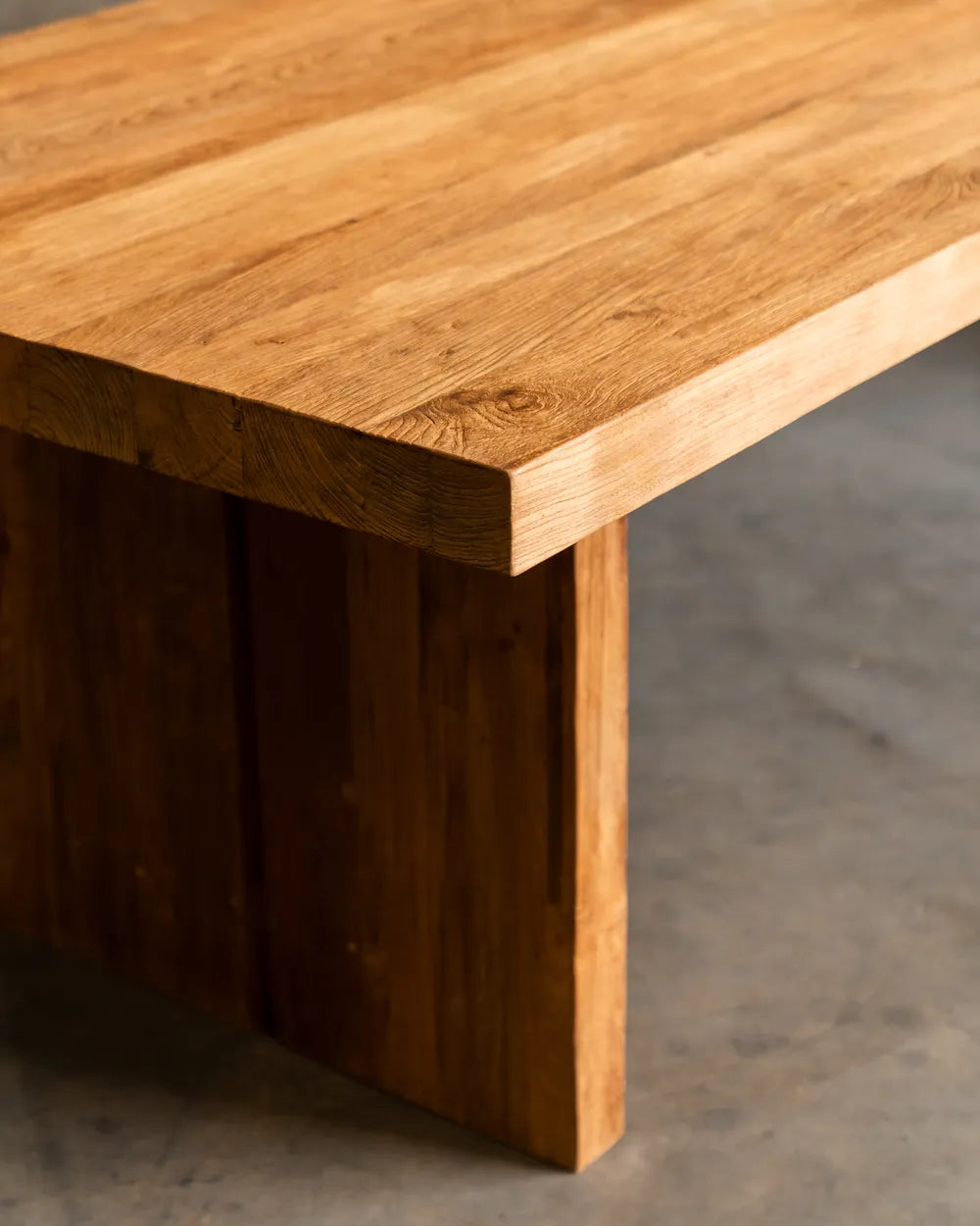 Mesa de Comedor Saya en Madera Teca